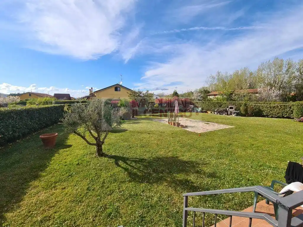 Casa indipendente in vendita a Sarzana