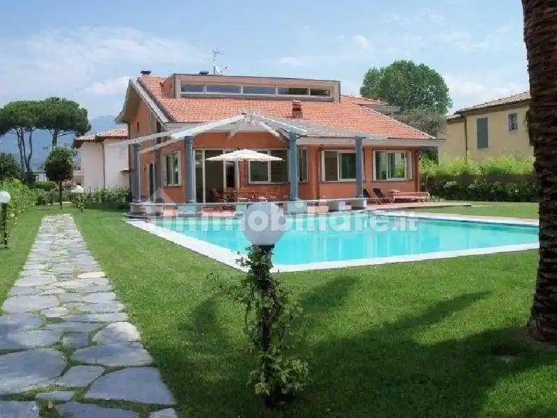 Villa in affitto a Forte dei Marmi