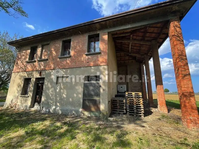 Rustico - Casale in vendita a Imola