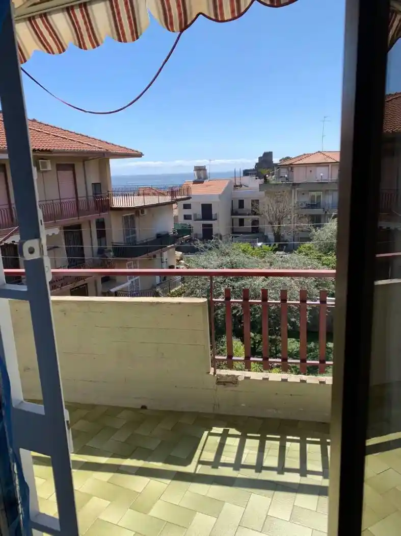 Appartamento in vendita a Aci Castello