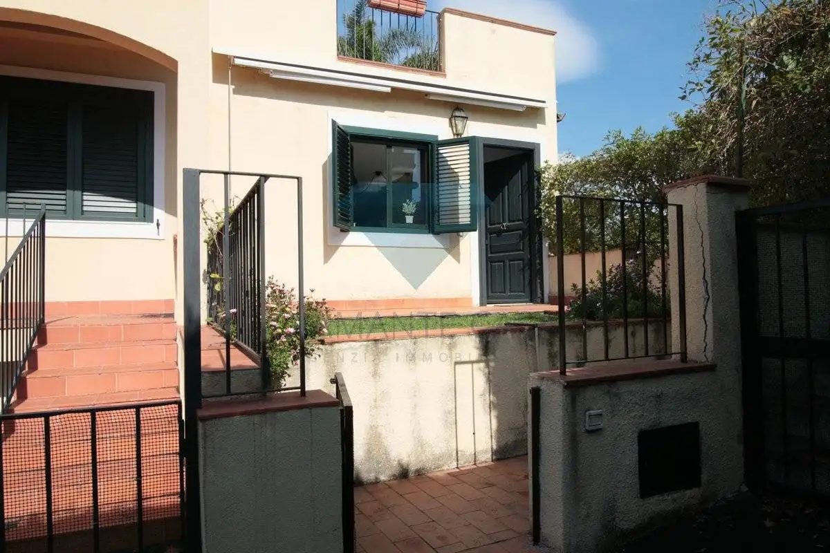 Appartamento in affitto a Acireale