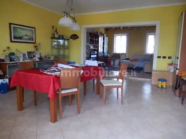 Rustico - Casale in vendita a Oleggio