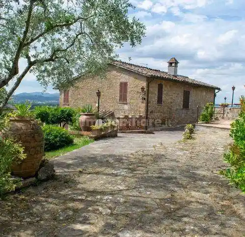 Rustico - Casale in vendita a Torgiano