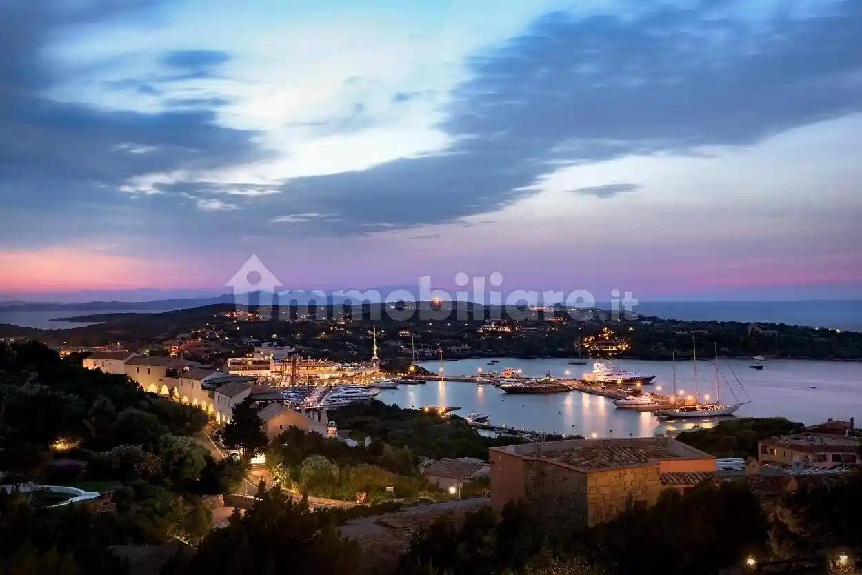 Appartamento in vendita a Arzachena