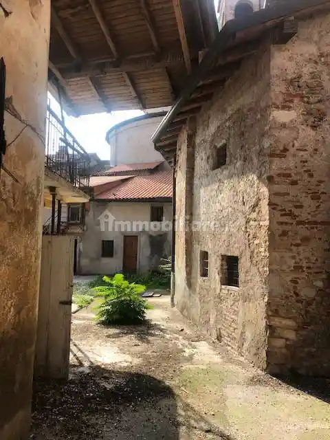 Palazzo - Edificio in vendita a Chiari