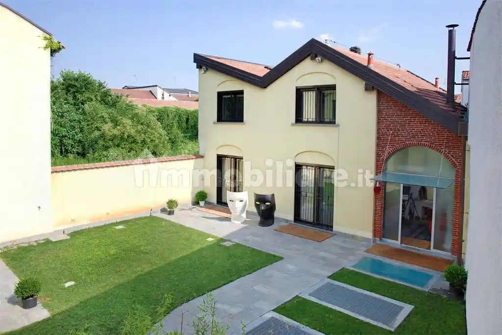Villa in vendita a Desio