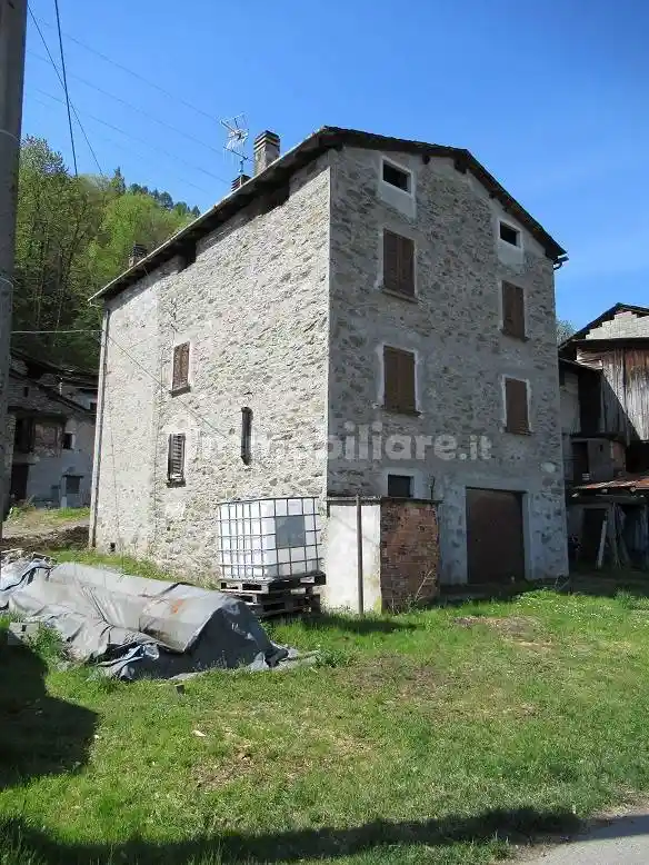 Casa indipendente in vendita a Piateda
