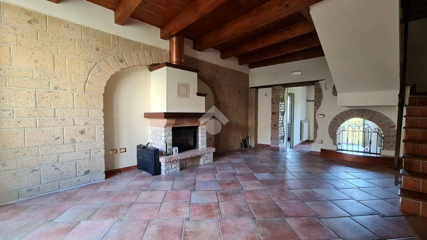 Palazzo - Edificio in vendita a Sant'Agata de' Goti