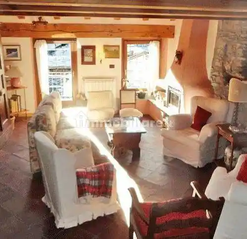 Villa in vendita a La Salle