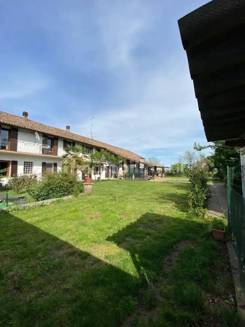 Rustico - Casale in vendita a Zeme