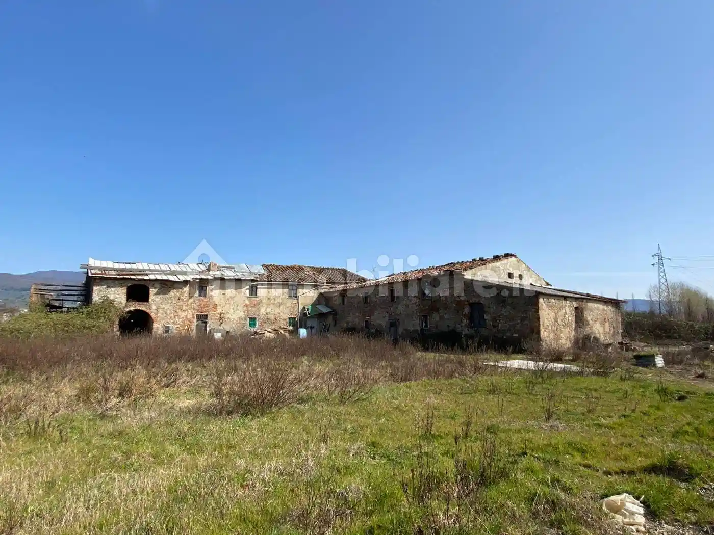 Rustico - Casale in vendita a Montemurlo