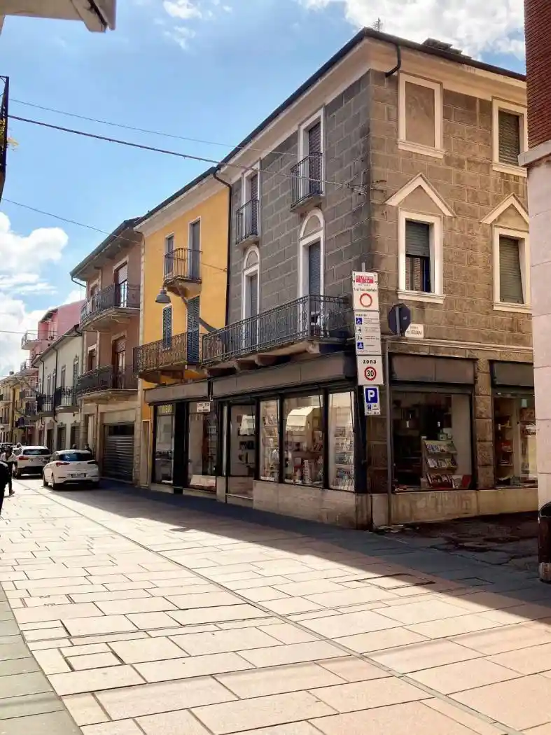 Palazzo - Edificio in vendita a Santhià