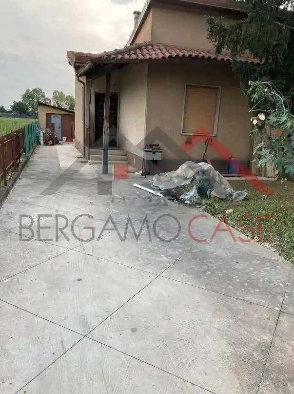 Villa in vendita a Osio Sopra