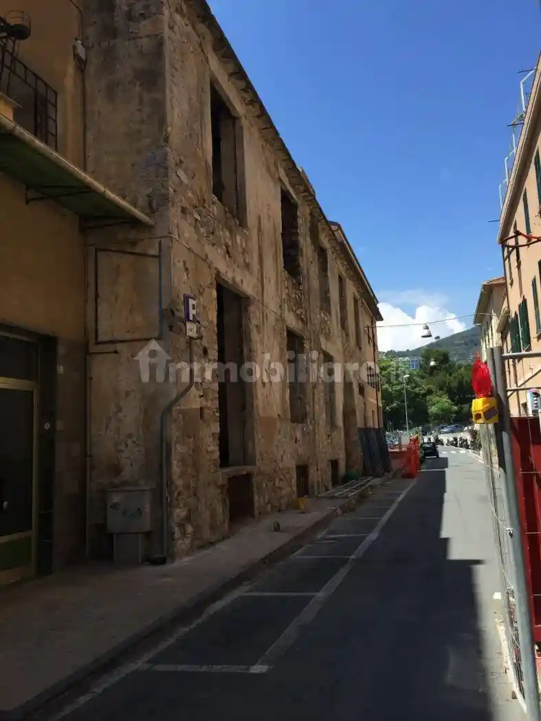 Palazzo - Edificio in vendita a Imperia