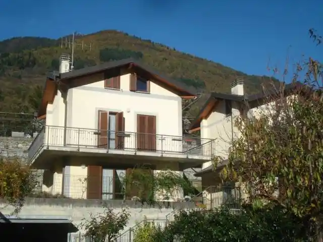 Villa in vendita a Berbenno di Valtellina