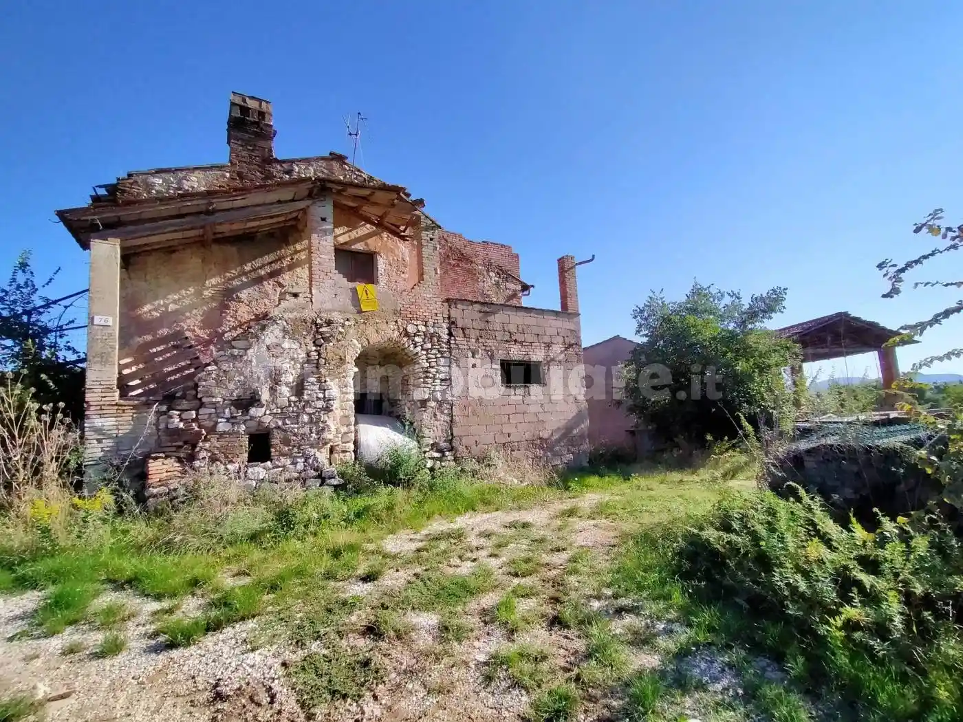 Rustico - Casale in vendita a Terni