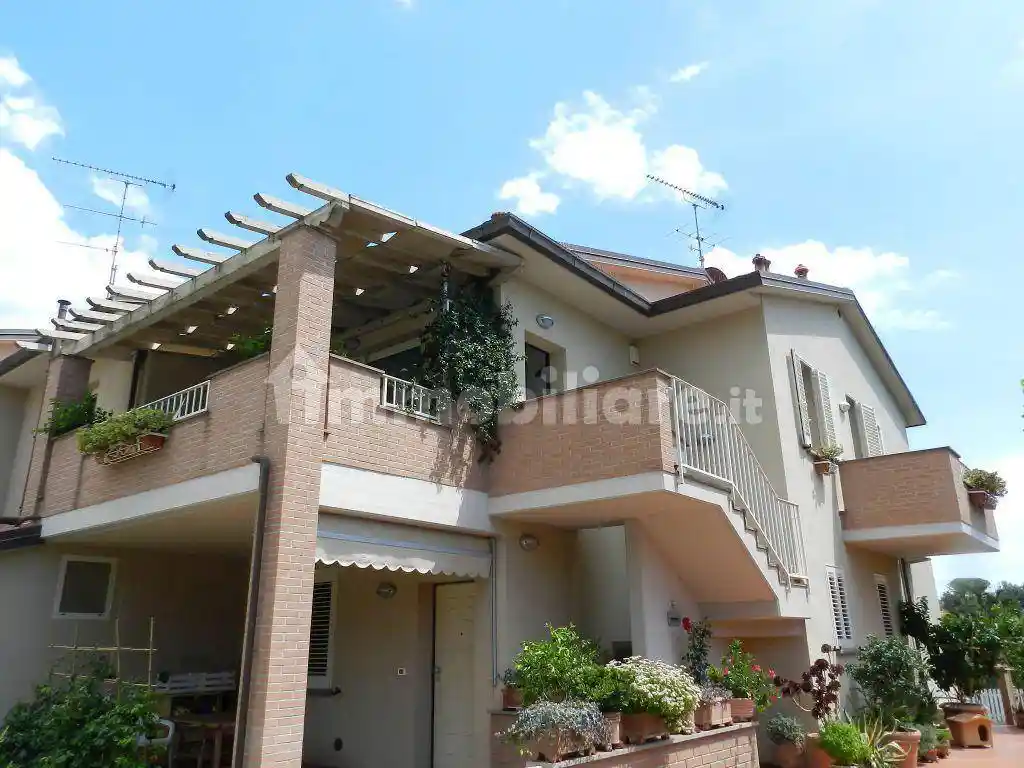 Appartamento in vendita a Castellina Marittima