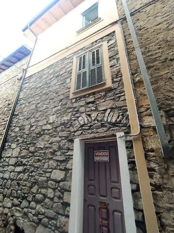 Casa indipendente in vendita a Apricale