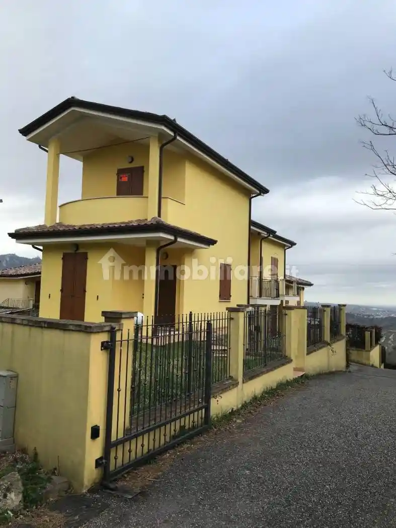Casa indipendente in vendita a Montescudo - Montecolombo