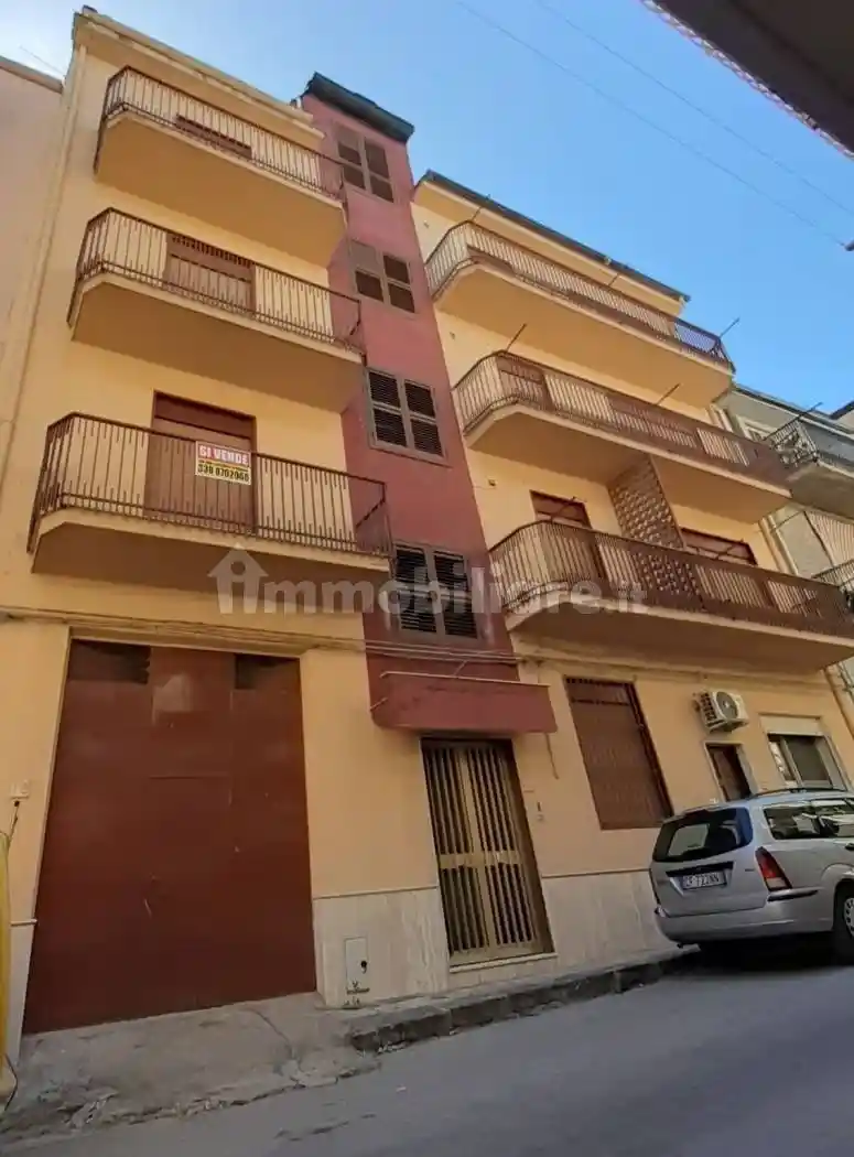 Palazzo - Edificio in vendita a Raffadali