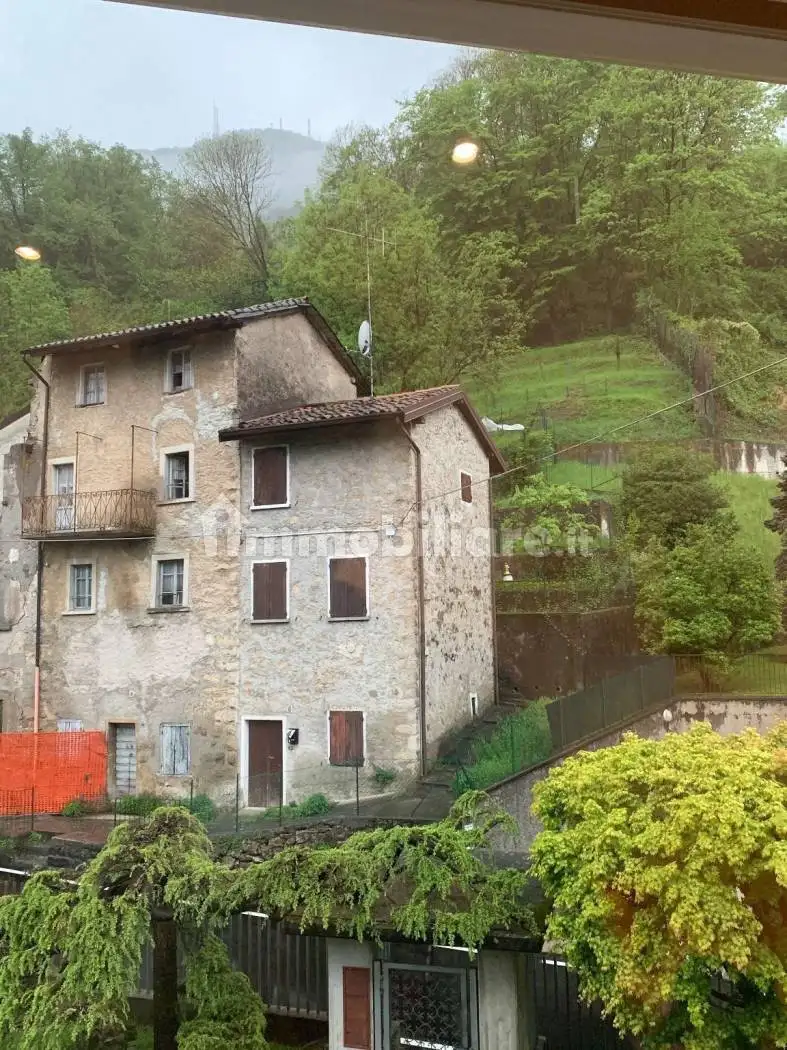 Rustico - Casale in vendita a Strozza