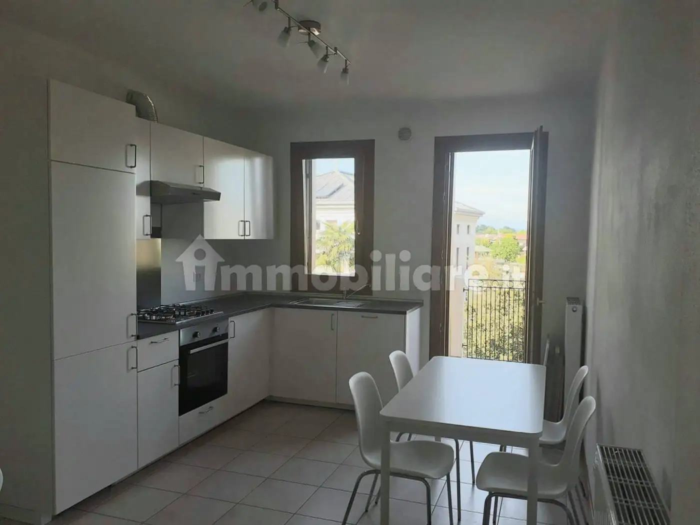 Appartamento in affitto a Nove