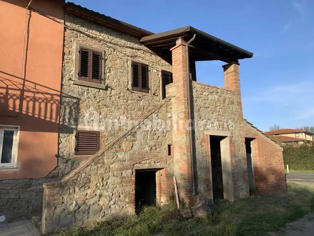 Casa indipendente in vendita a Cortona