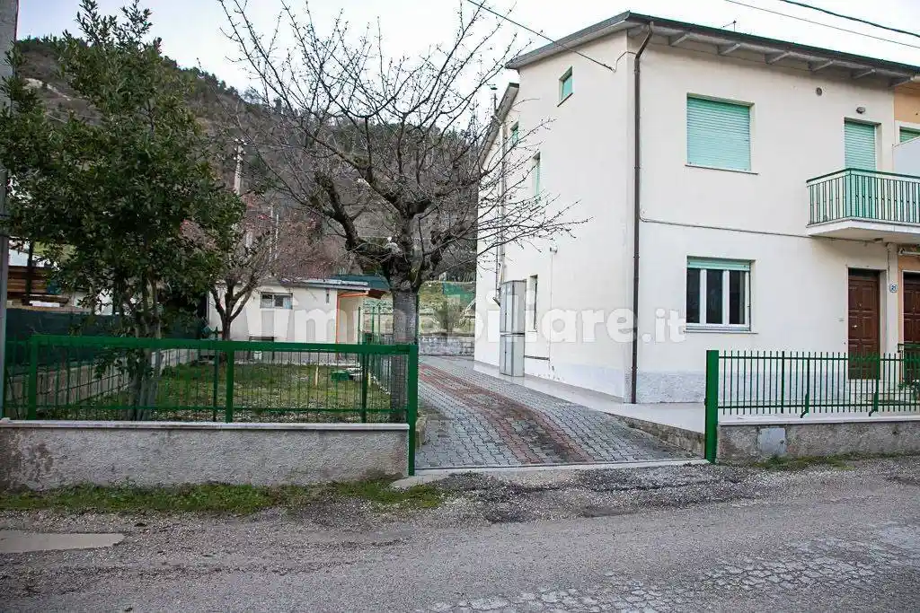 Villa in vendita a Fermignano