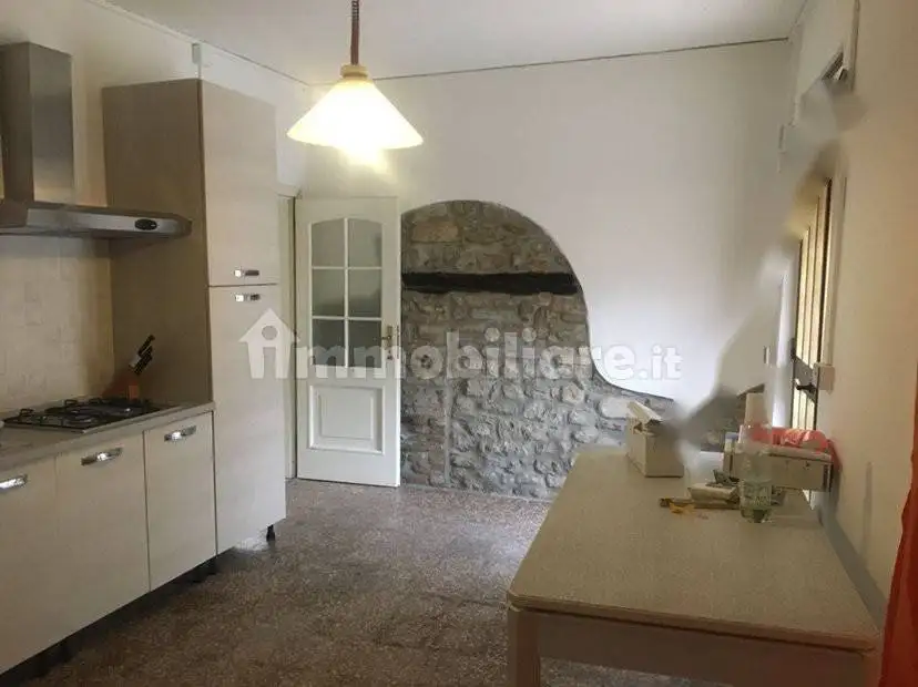 Casa indipendente in vendita a Cecima