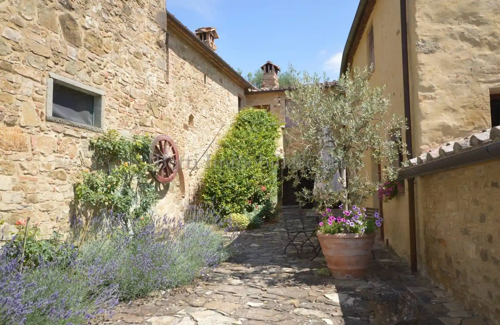 Appartamento in vendita a Castellina in Chianti