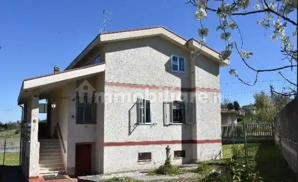 Villa in vendita a Colledara