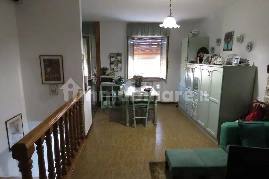 Casa indipendente in vendita a Cascina