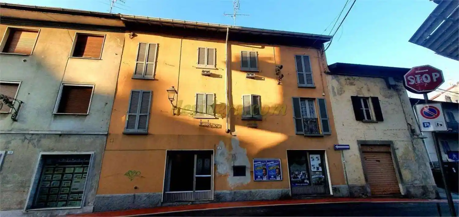 Palazzo - Edificio in vendita a Castelletto Sopra Ticino