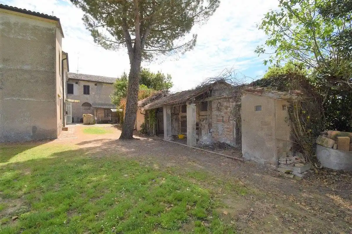 Casa indipendente in vendita a Russi