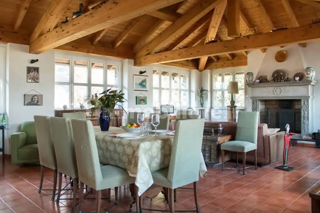 Attico - Mansarda in affitto a Dongo