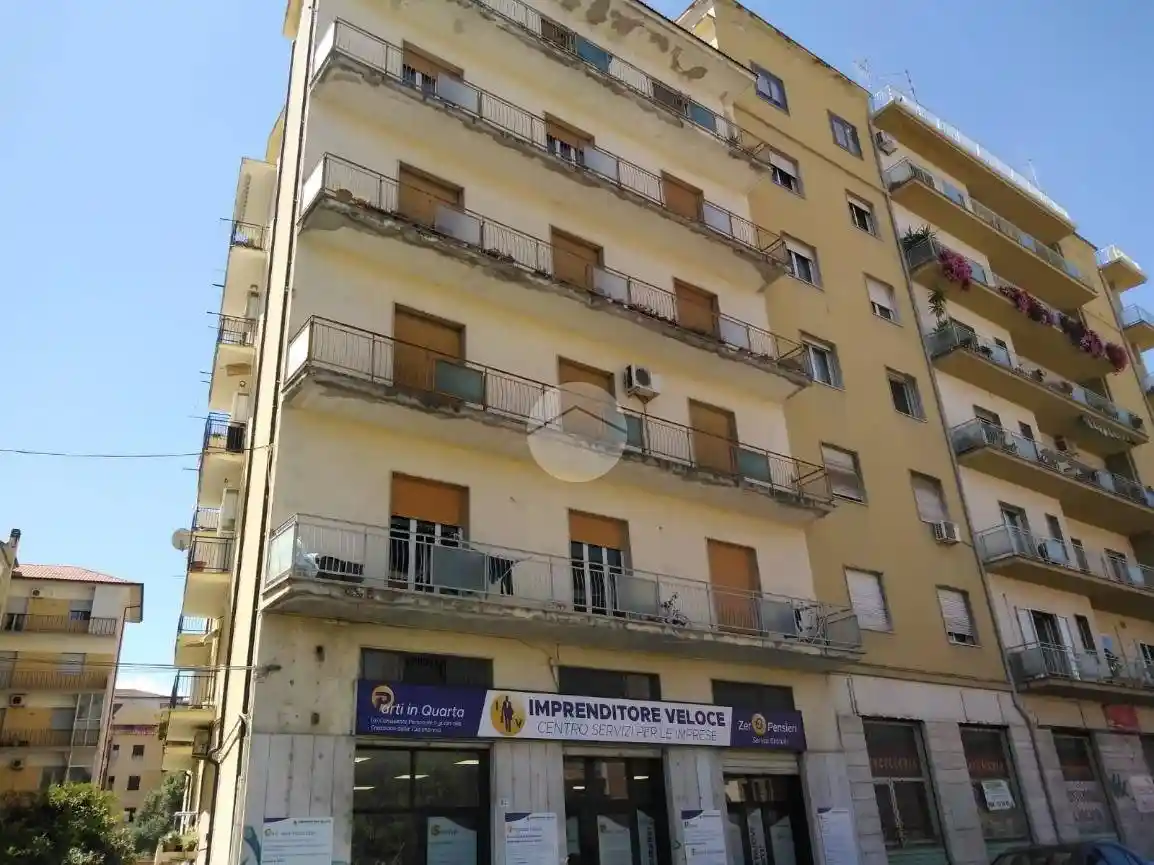 Trilocale via Francesco Saverio Nitti 20, Centro, Cosenza - foto 2