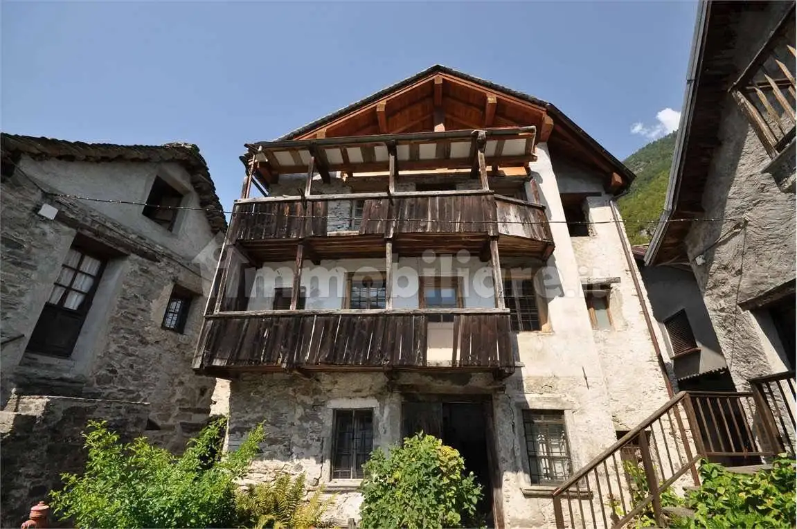 Casa indipendente in vendita a Vanzone con San Carlo