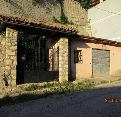 Villa unifamiliare, da ristrutturare, 180 m², Carsoli - foto 2