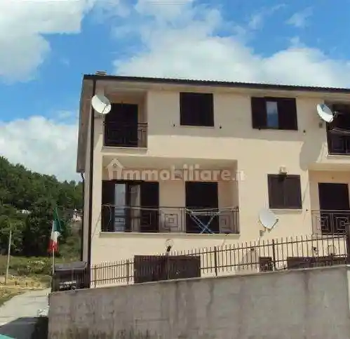Villa a schiera 5 locali, buono stato, Carsoli - foto 2