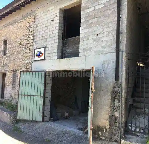 Villa unifamiliare, nuova, 150 m², Pereto - foto 2