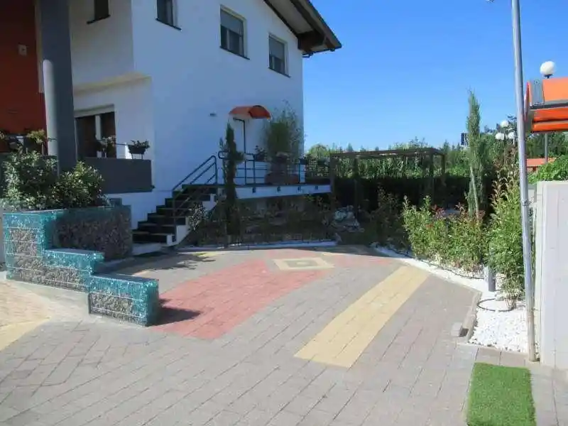 Villa unifamiliare via Venezia, Roges, Rende - foto 2