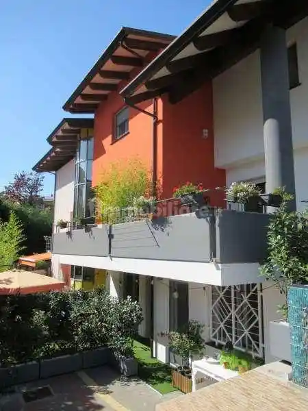 Villa unifamiliare via Venezia, Roges, Rende - foto 4