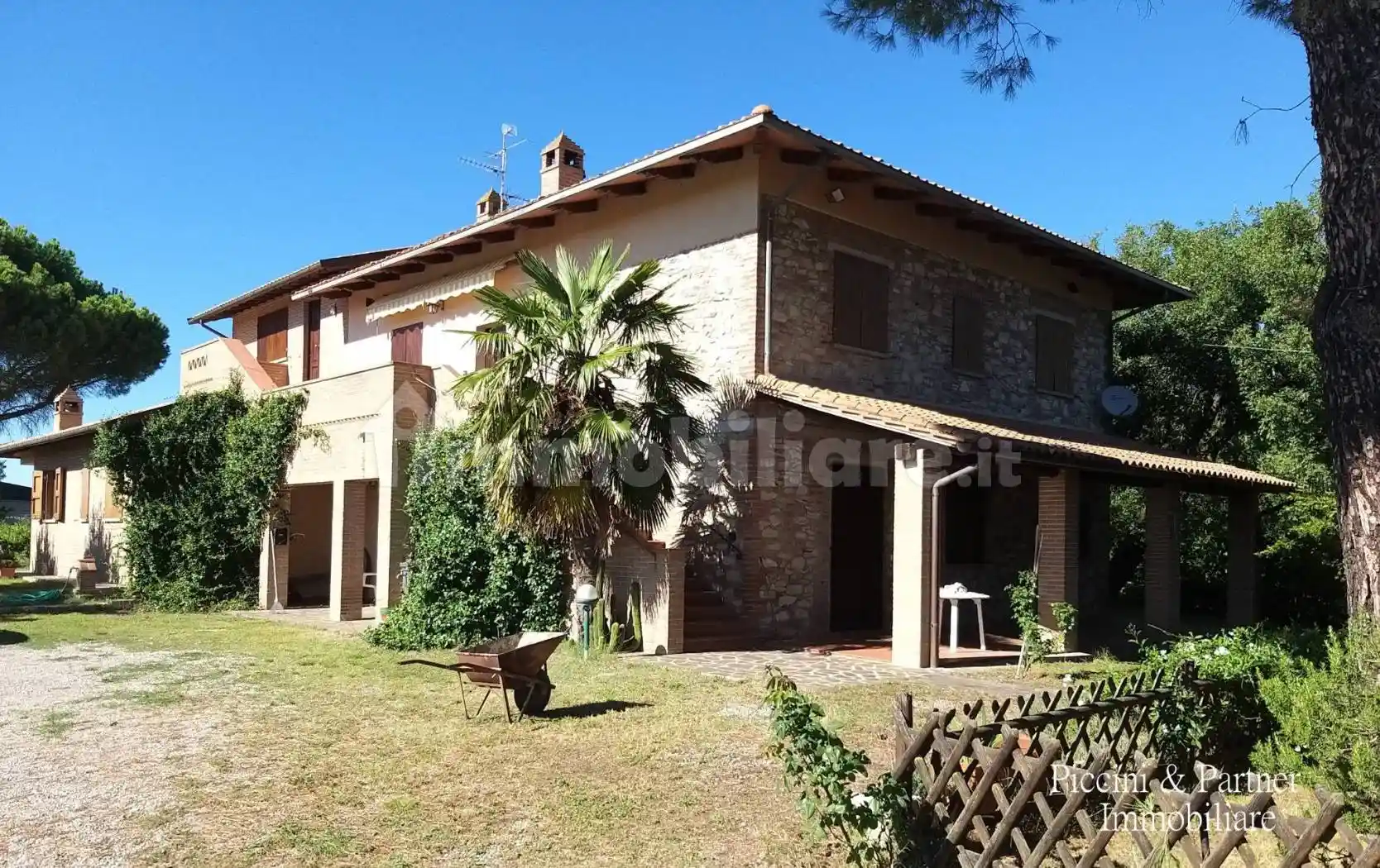 Rustico - Casale in vendita a Castiglione del Lago