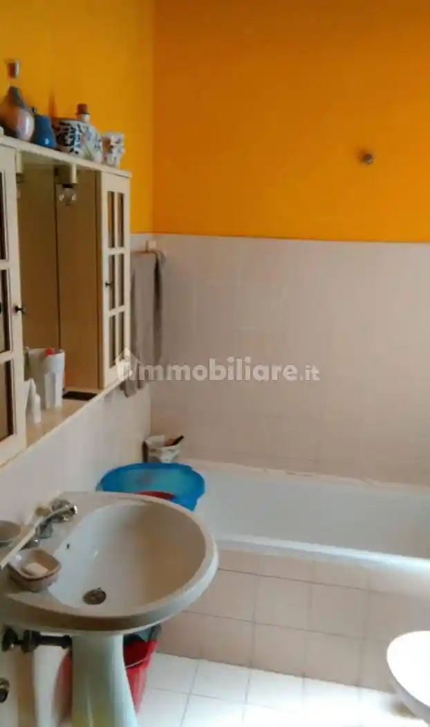 Palazzo - Edificio in vendita a Roma