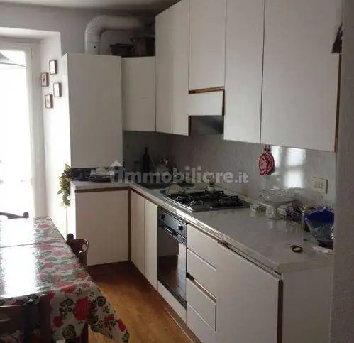 Appartamento in vendita a Carenno