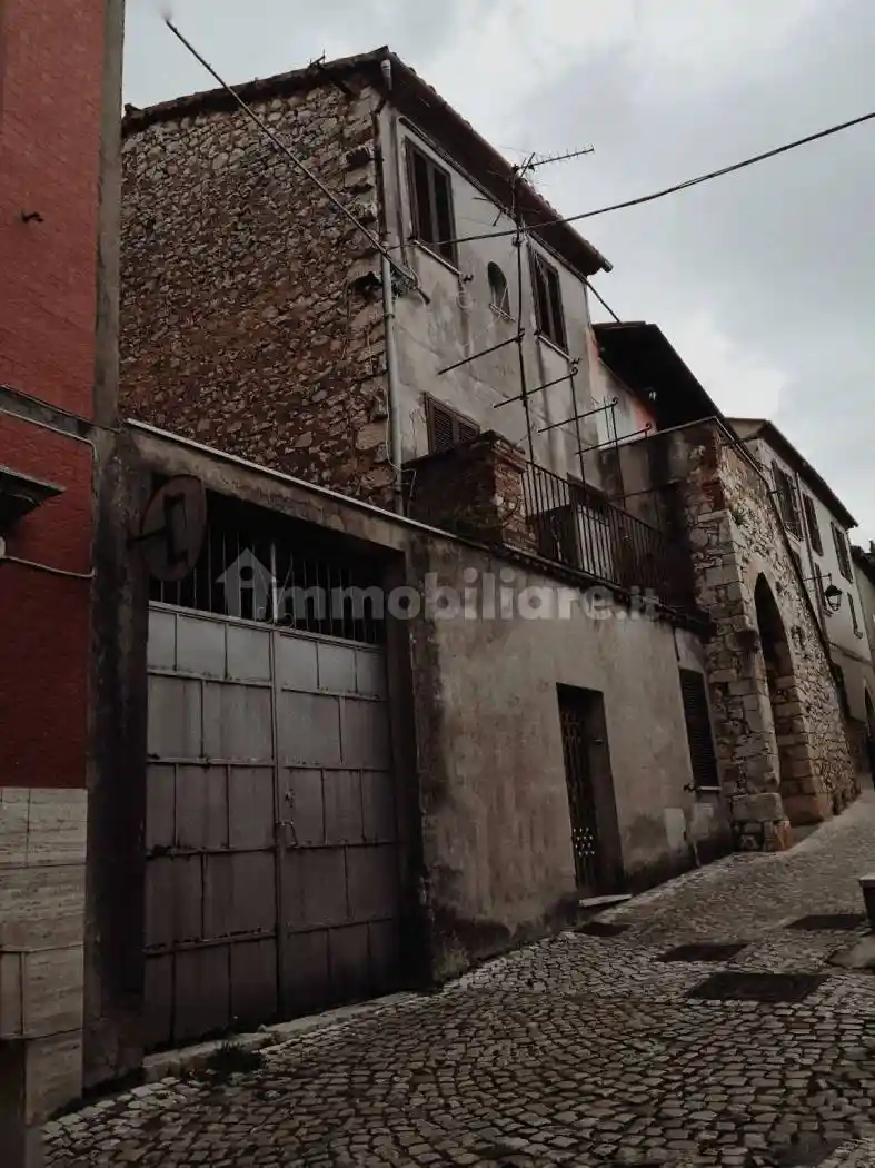 Palazzo - Edificio in vendita a Priverno