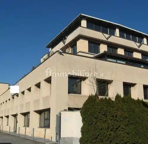 Palazzo - Edificio in Affitto - foto 2