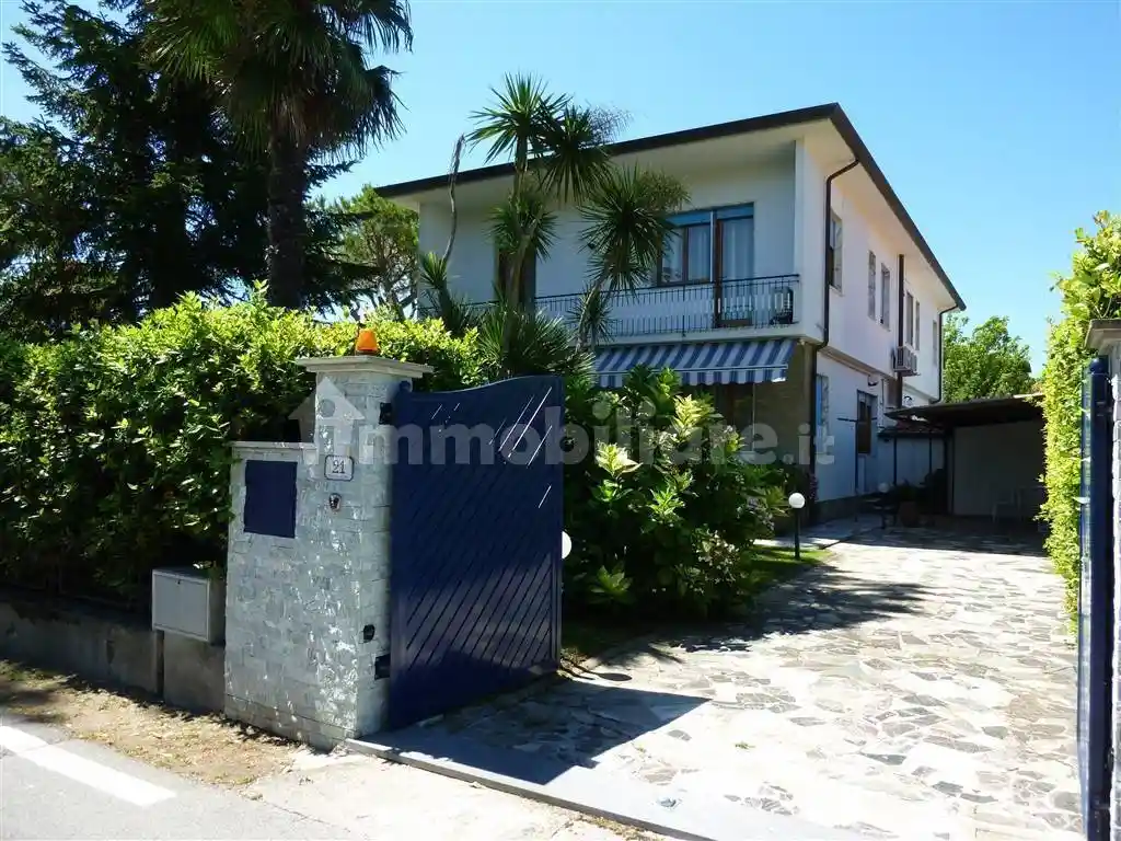 Villa in affitto a Forte dei Marmi