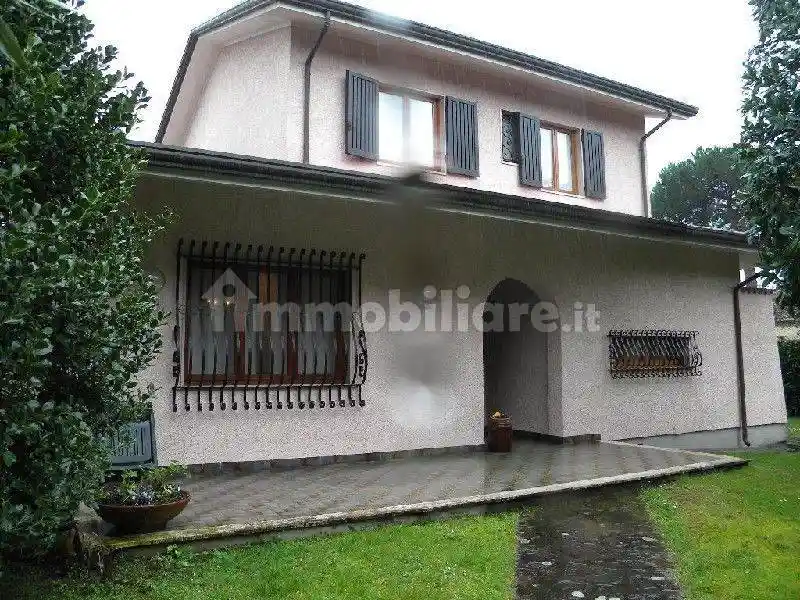 Villa in affitto a Forte dei Marmi