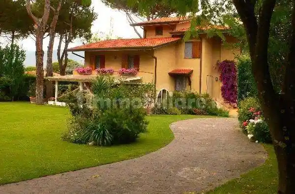 Villa in affitto a Forte dei Marmi